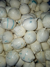 Load image into Gallery viewer, Freeze dried Blueberry muffin salt water taffy